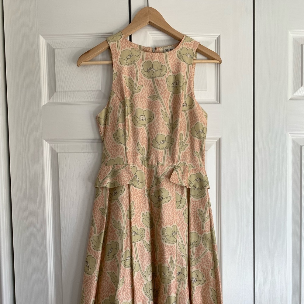 SUNO printed Easter or cocktail dress silk with peplum detail size 2 women’s XS